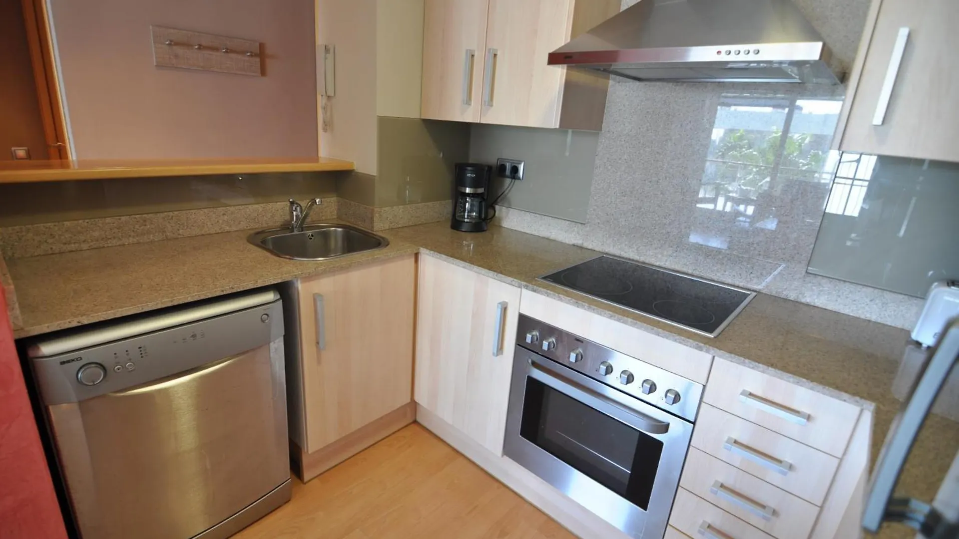 RNET - Portomar Plus Roses Appartement