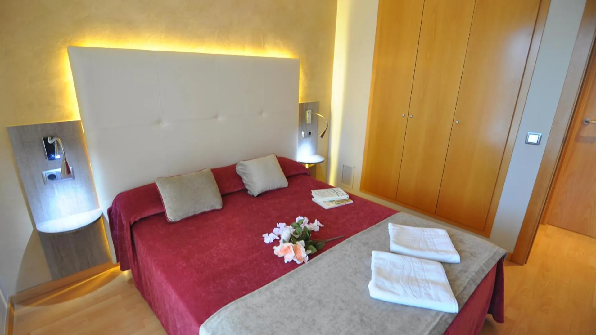 Rnet - Portomar Plus Roses 0*,